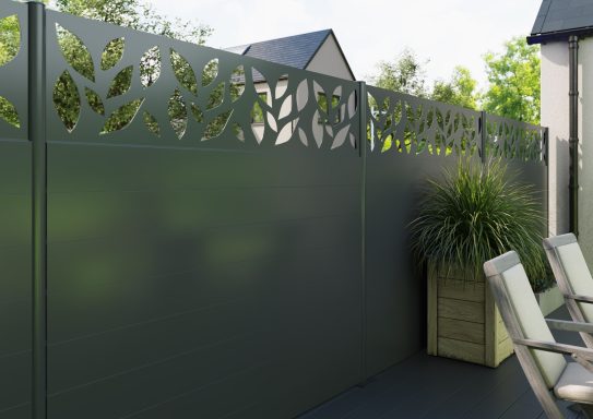 claustra en composite de couleur anthracite 
